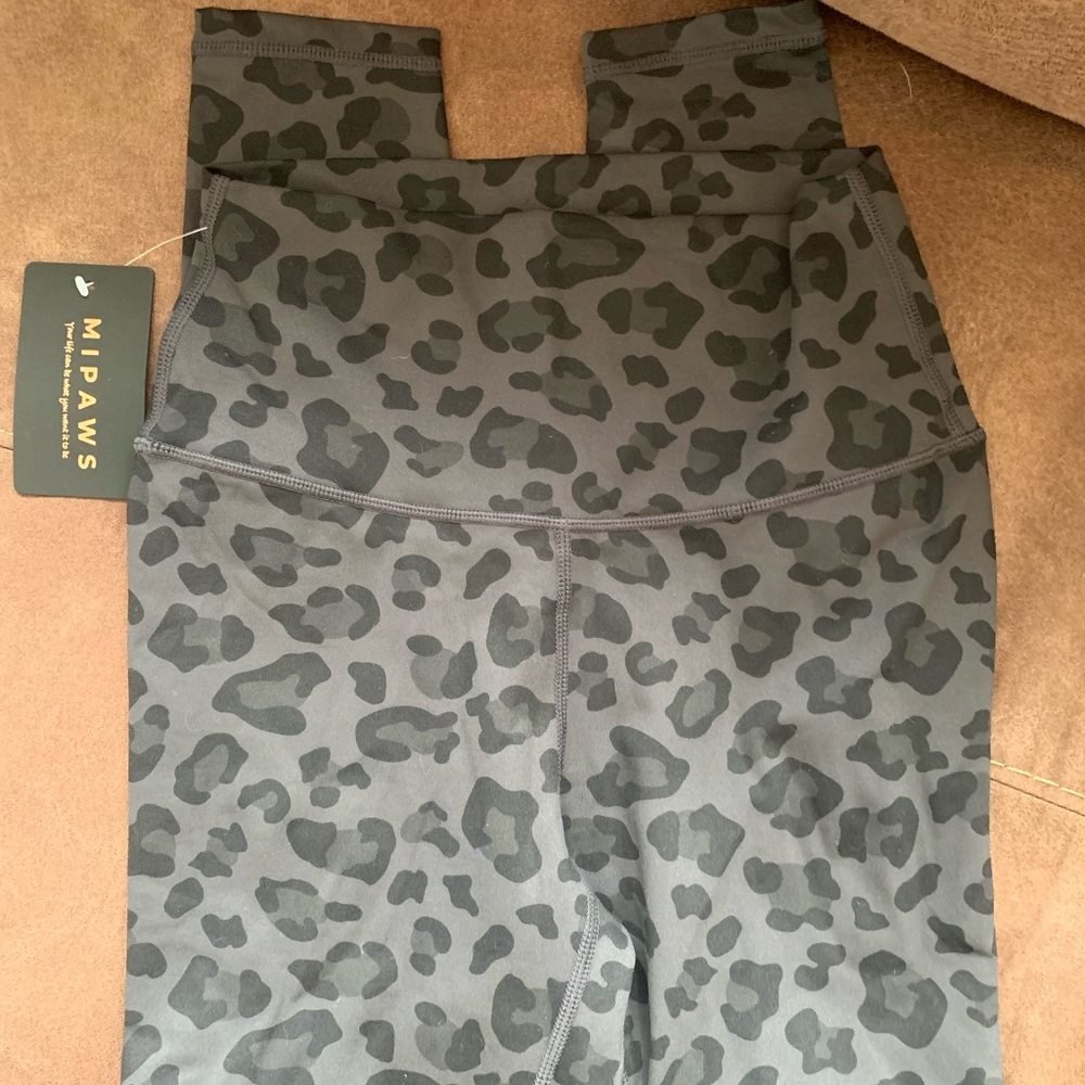 NWT black leopard leggings